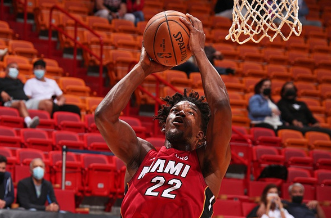  布克空砍三十五分太阳末节崩盘负于快船队